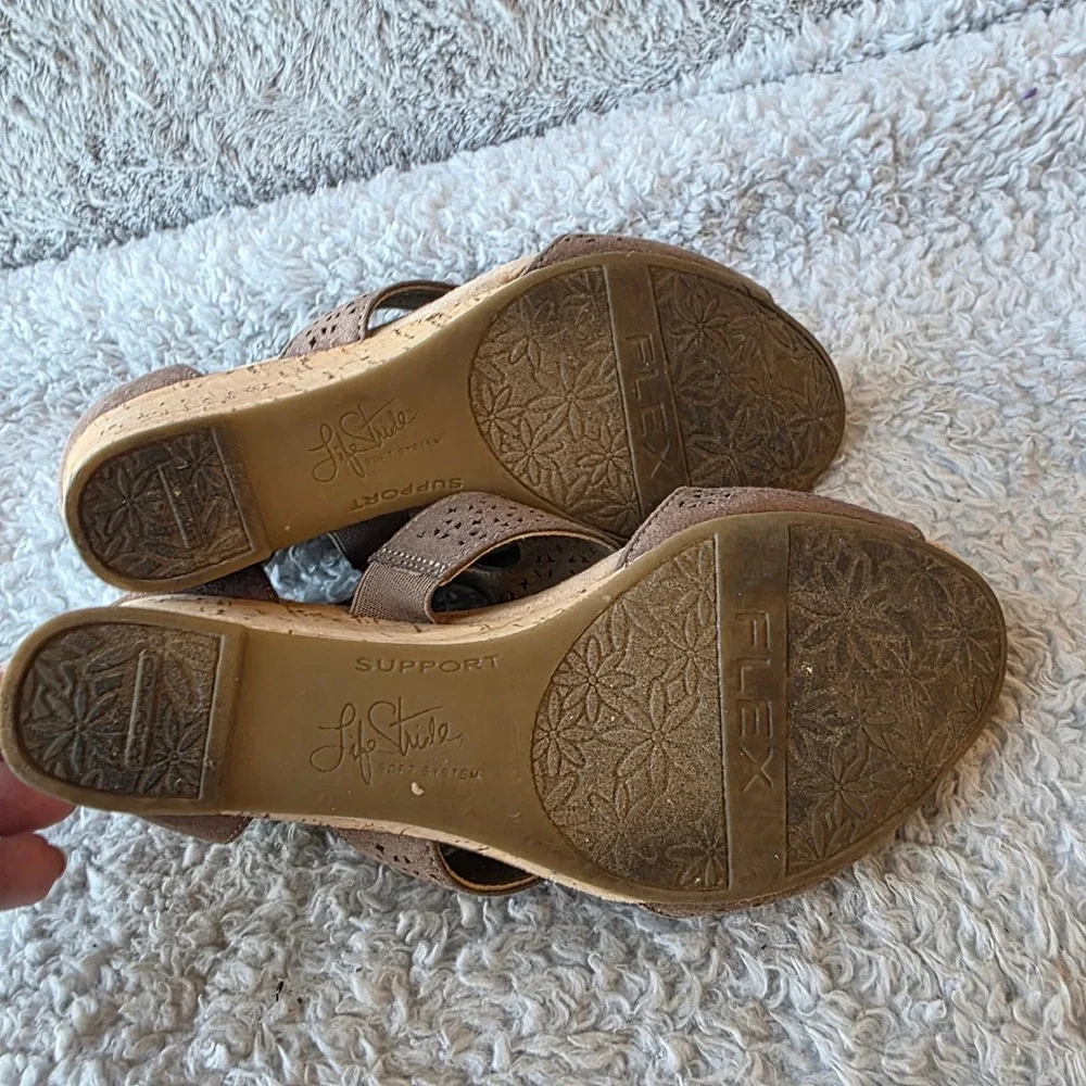 Life Stride Wedges‎ Heels Brown Faux Suede Laser Cutout Comfort Sandals 7.5M